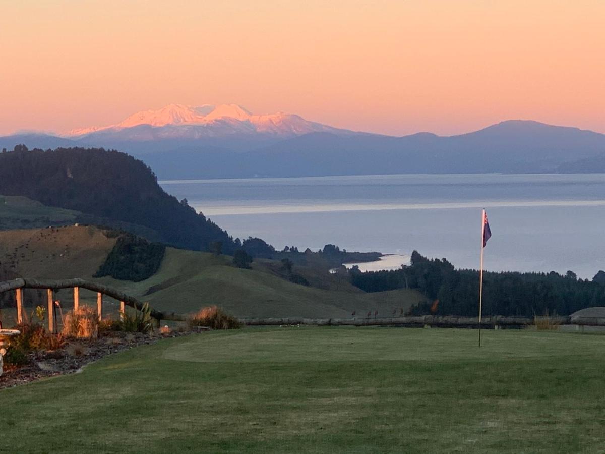 Hilltop Whakaipo Estate Таупо Екстериор снимка
